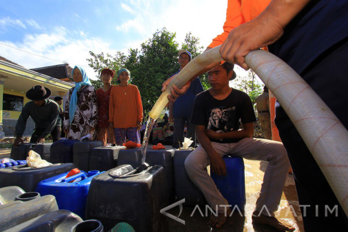 BPBD Ngawi Beri Bantuan Air Bersih