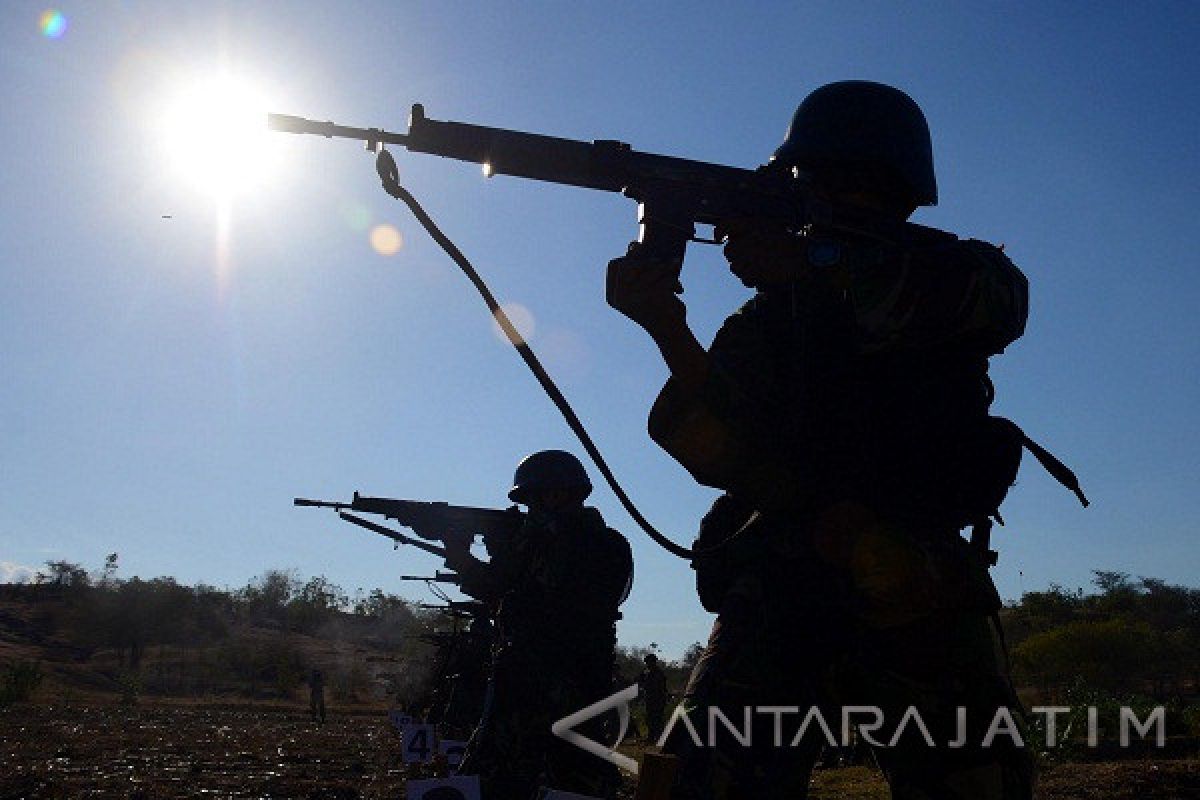 Marinir Indonesia-Amerika Latihan Menembak (Video)