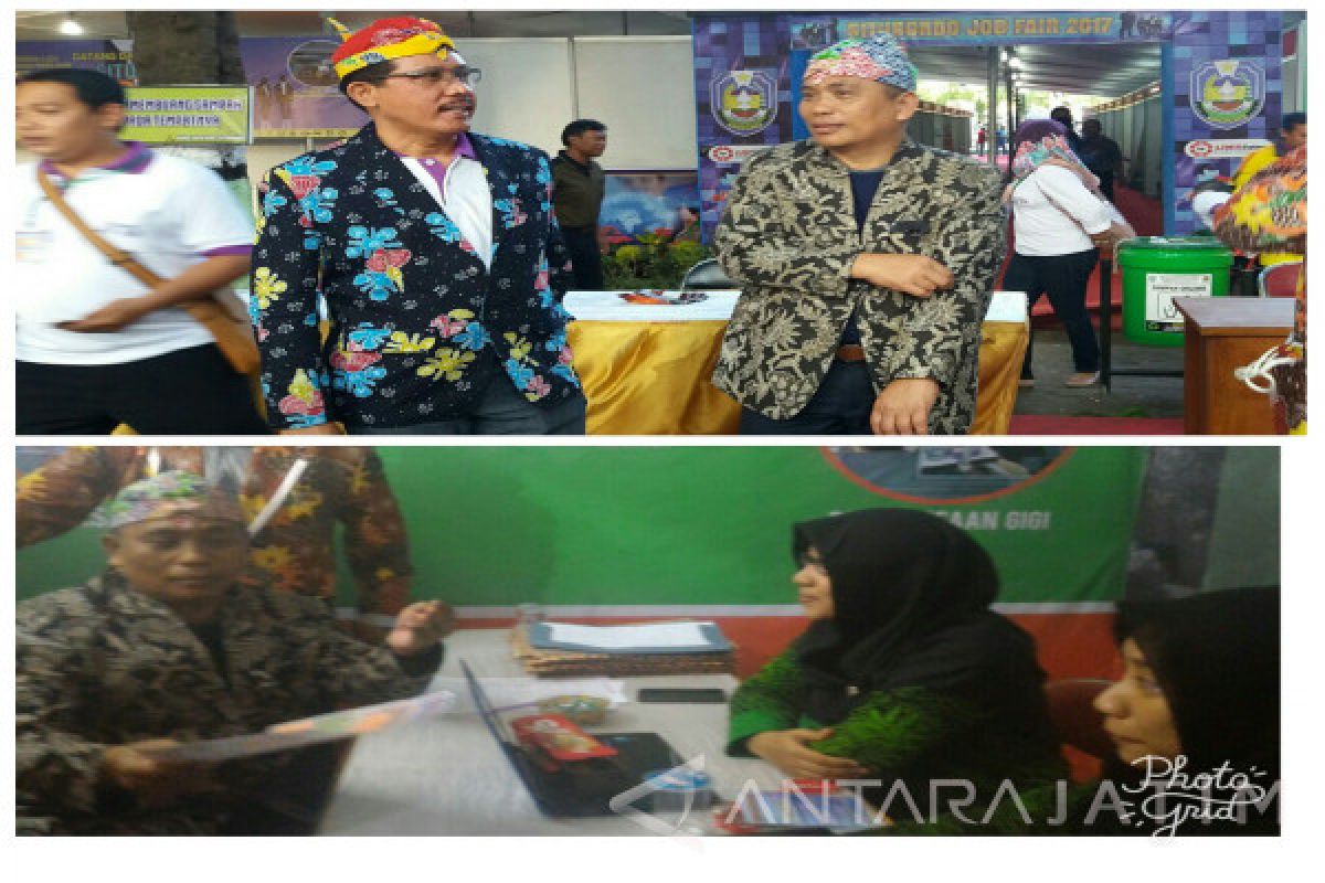 Ratusan Orang Serahkan Lamaran di Bursa Kerja Situbondo