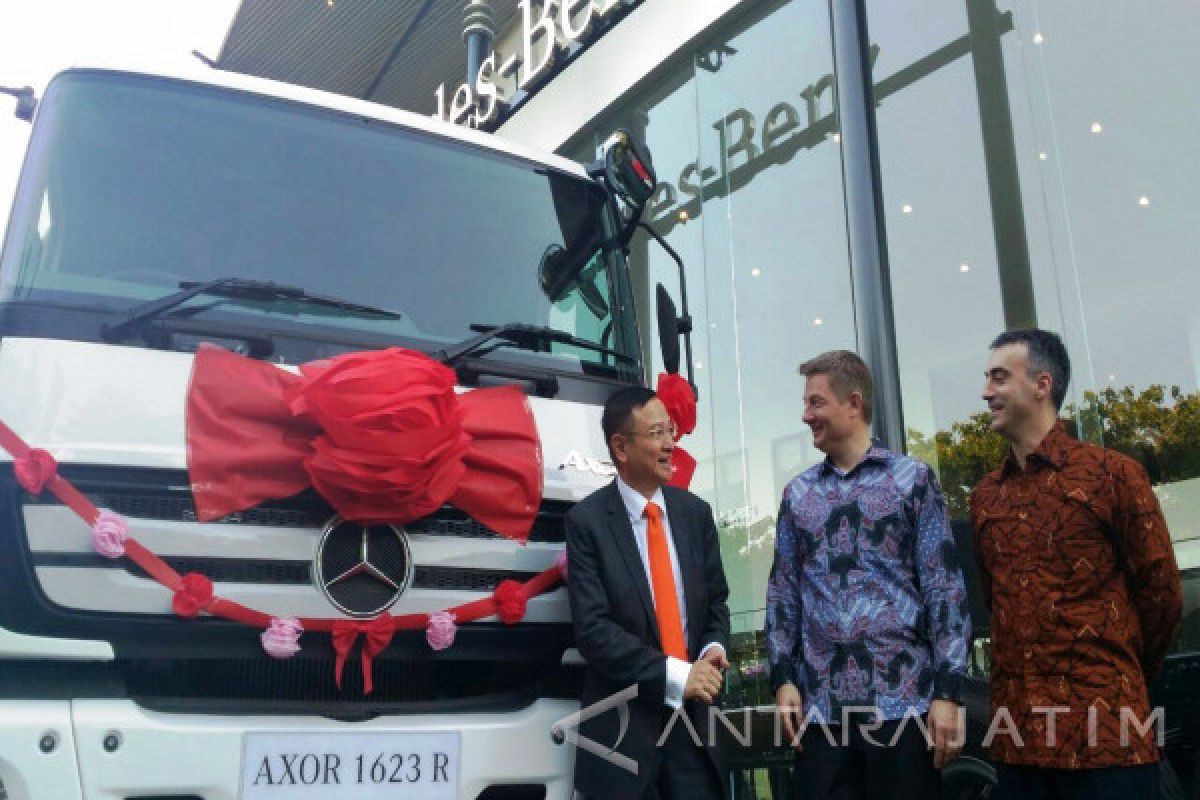 Mercedes-Benz Bidik Kebutuhan Industri di Surabaya