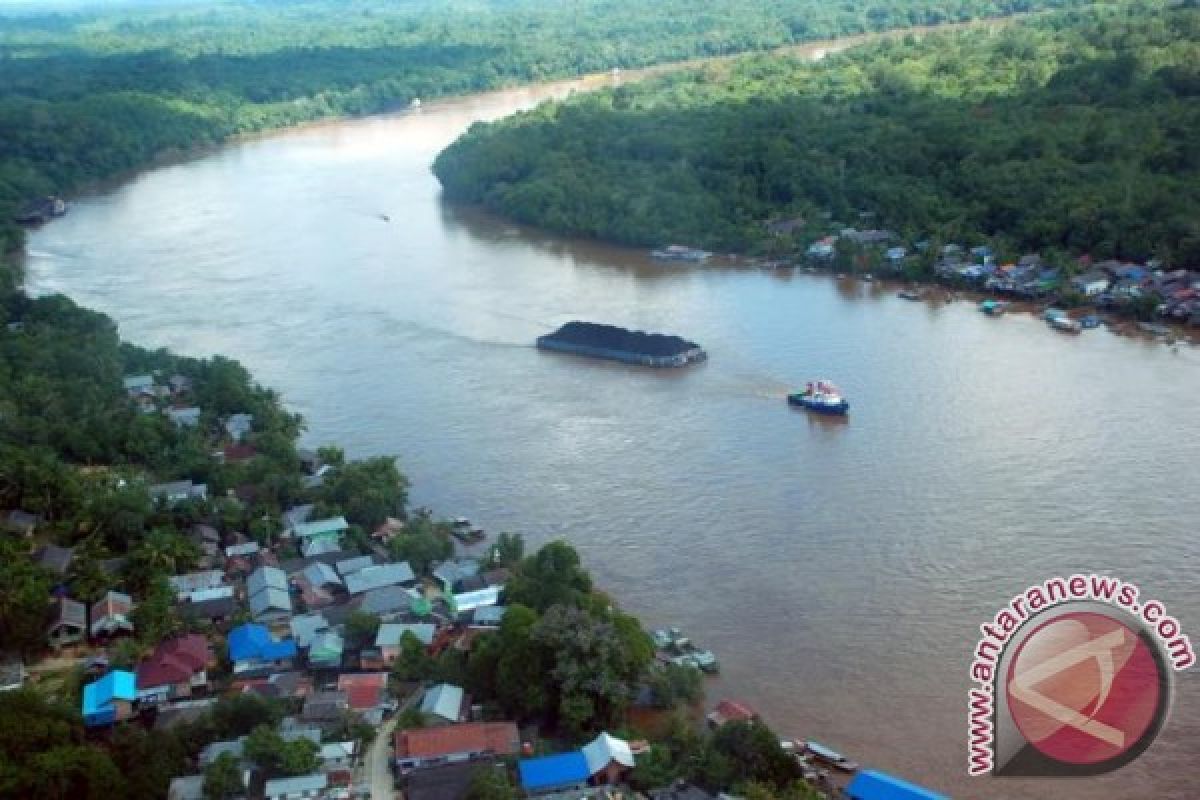 Pedalaman sungai Barito kembali bisa dilayari kapal besar