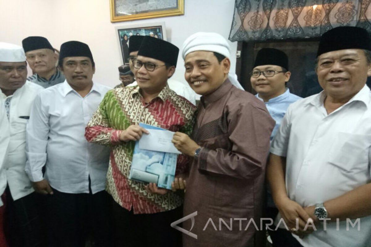 Pengasuh Ponpes Zainul Hasan Genggong Probolinggo Tulis Surat 