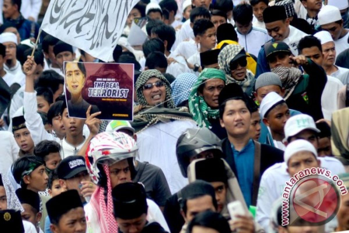 AKSI UMAT MUSLIM BELA ROHINGYA