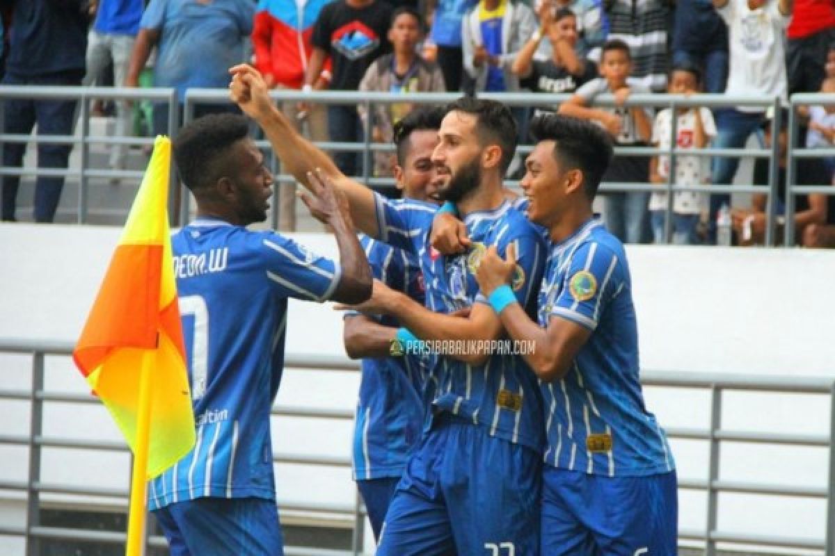 Persiba Kalahkan Persegres 3-0