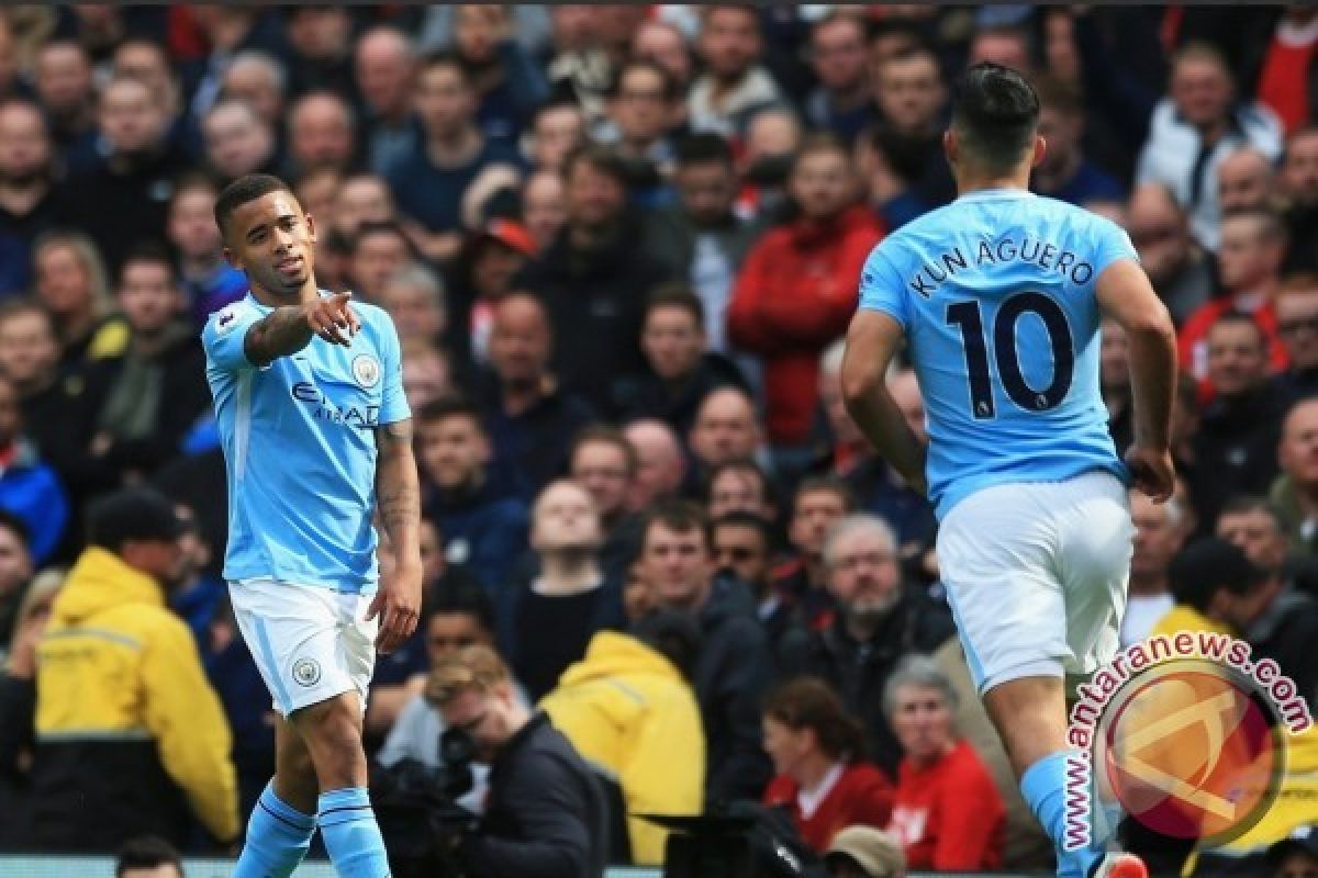 Aguero bukukan trigol saat City hancurkan Huddersfield