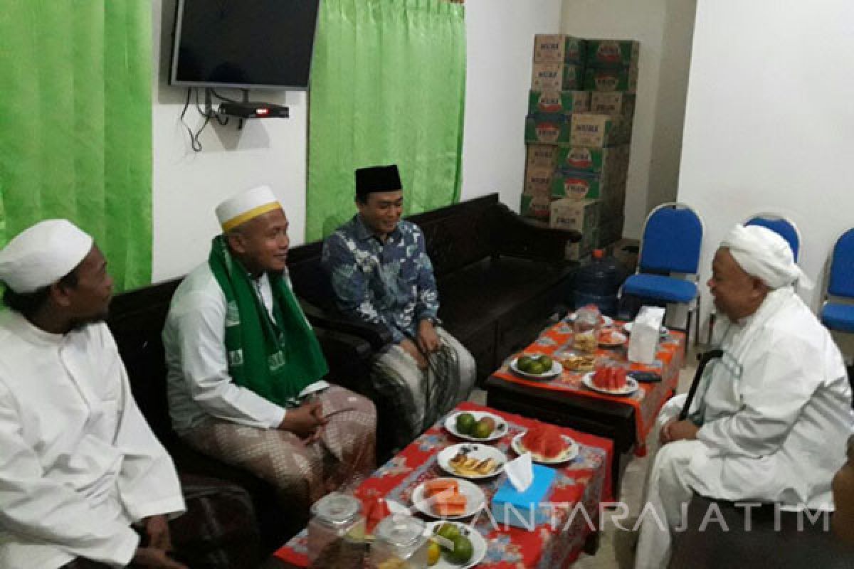 KH Syamsul Arifin Restui Badrut Tamam Maju di Pilkada Pamekasan