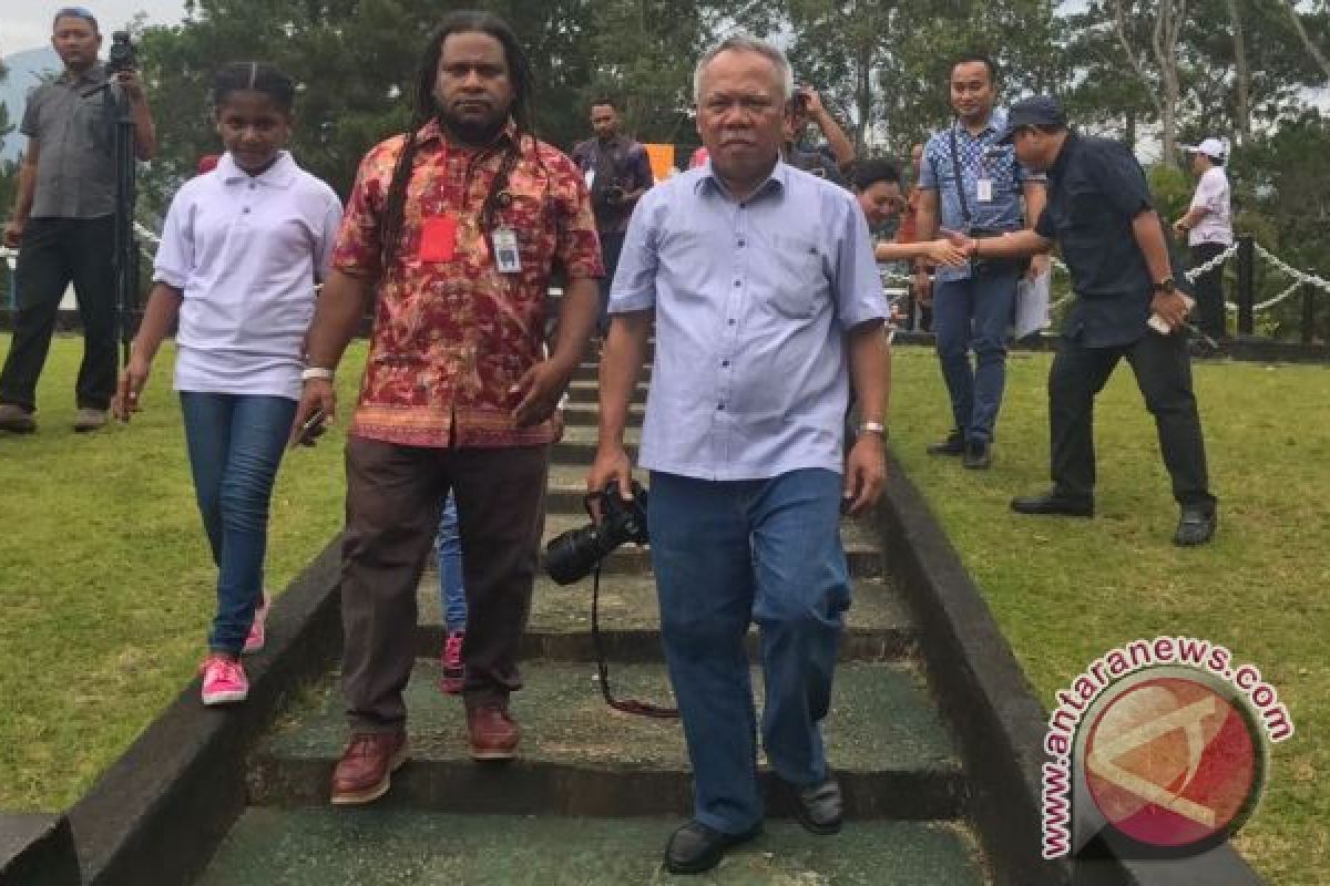 Menteri PUPR pastikan bangun lima venue PON 