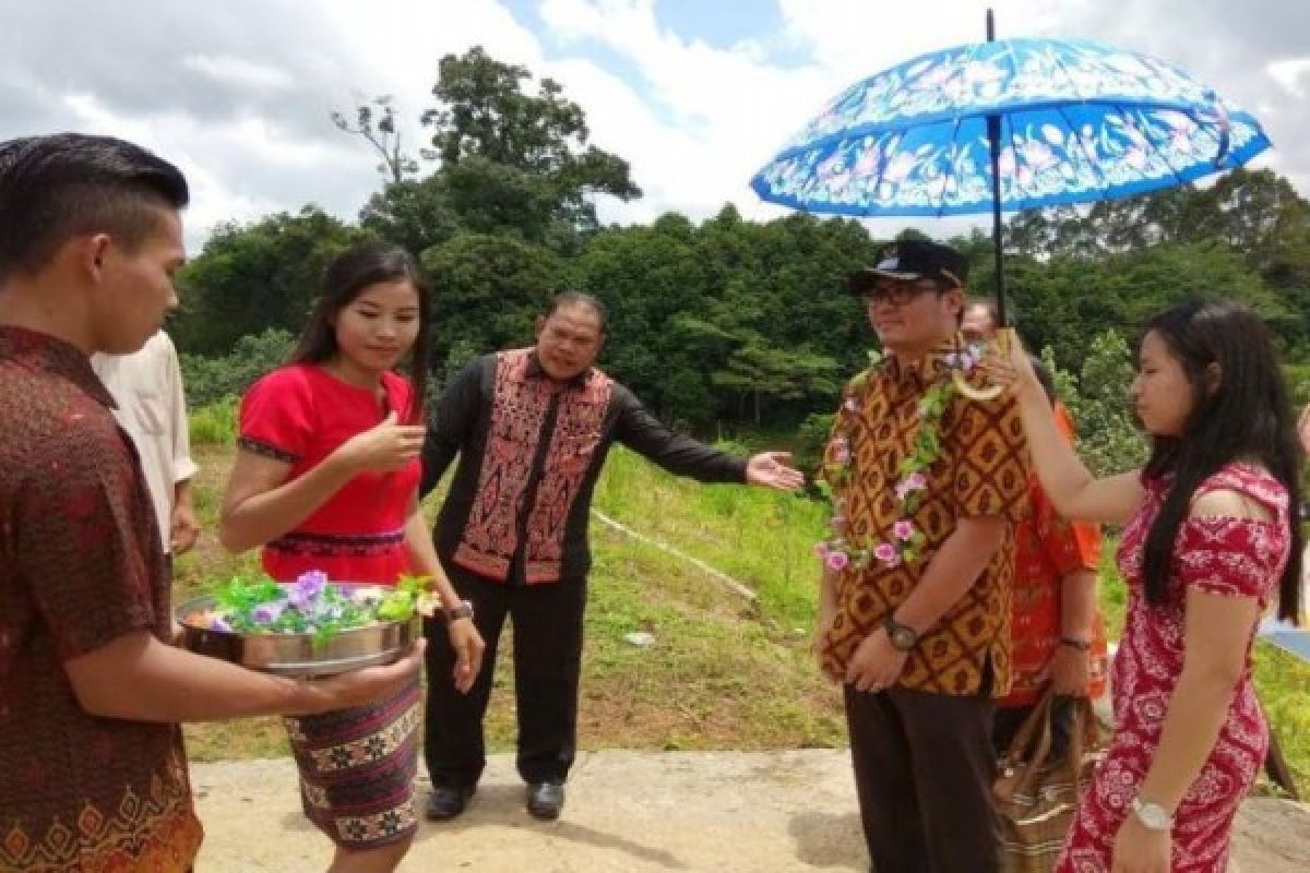 Wabup Gumas: Perbanyak Kegiatan Pembinaan Pemuda Melalui Kegiatan Rohani