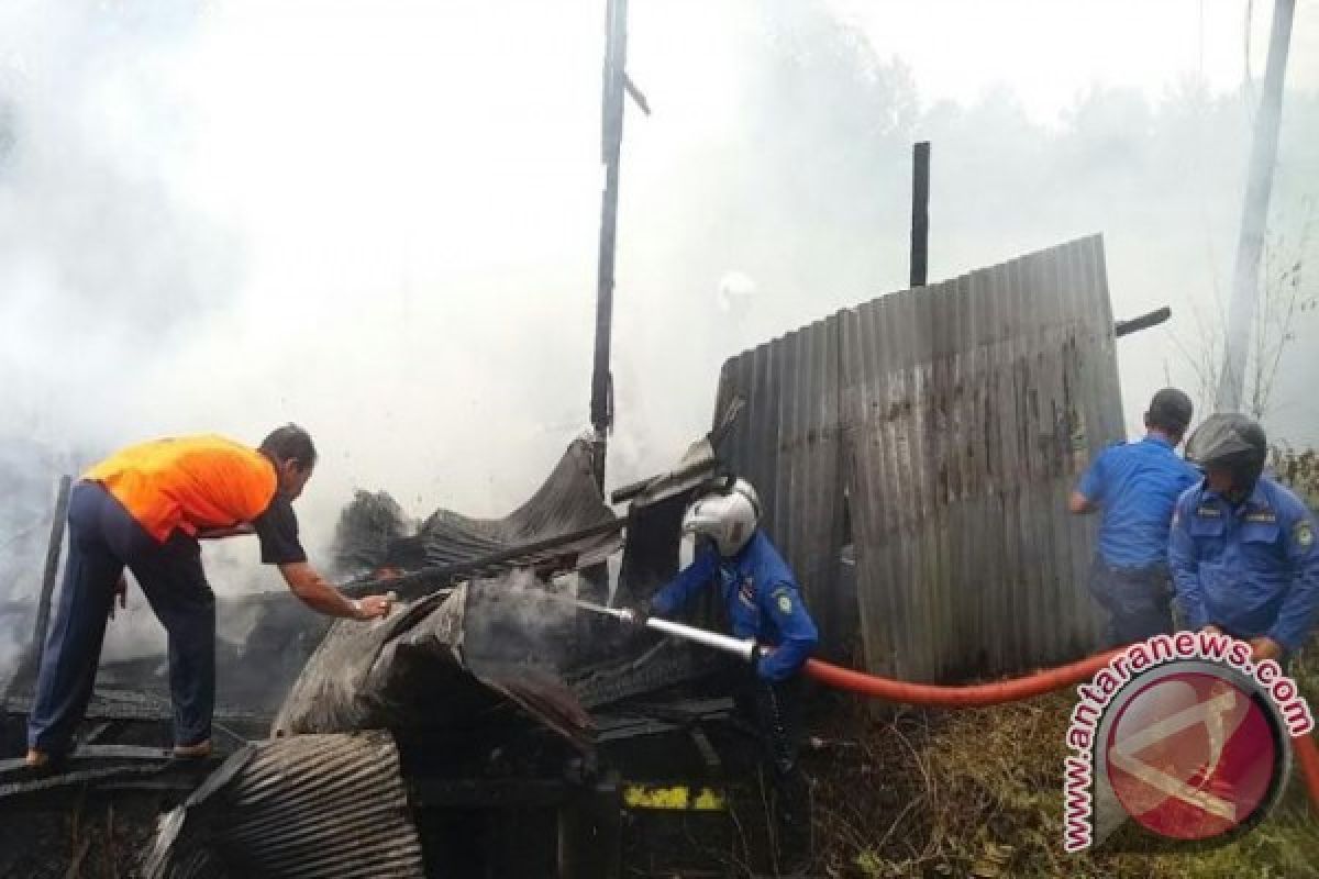 Sebuah Rumah di Sampit Hangus Terbakar