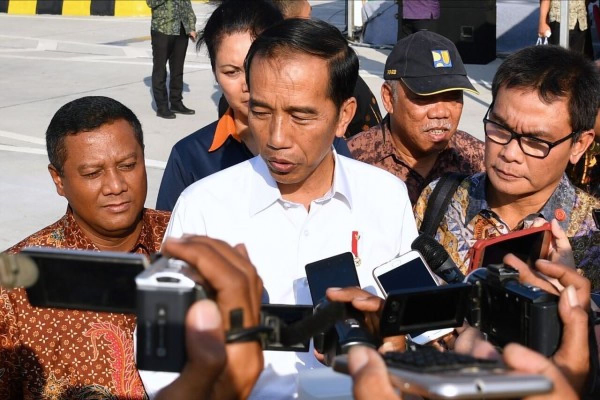 Presiden resmikan pengoperasian jalan tol Jombang-Mojokerto