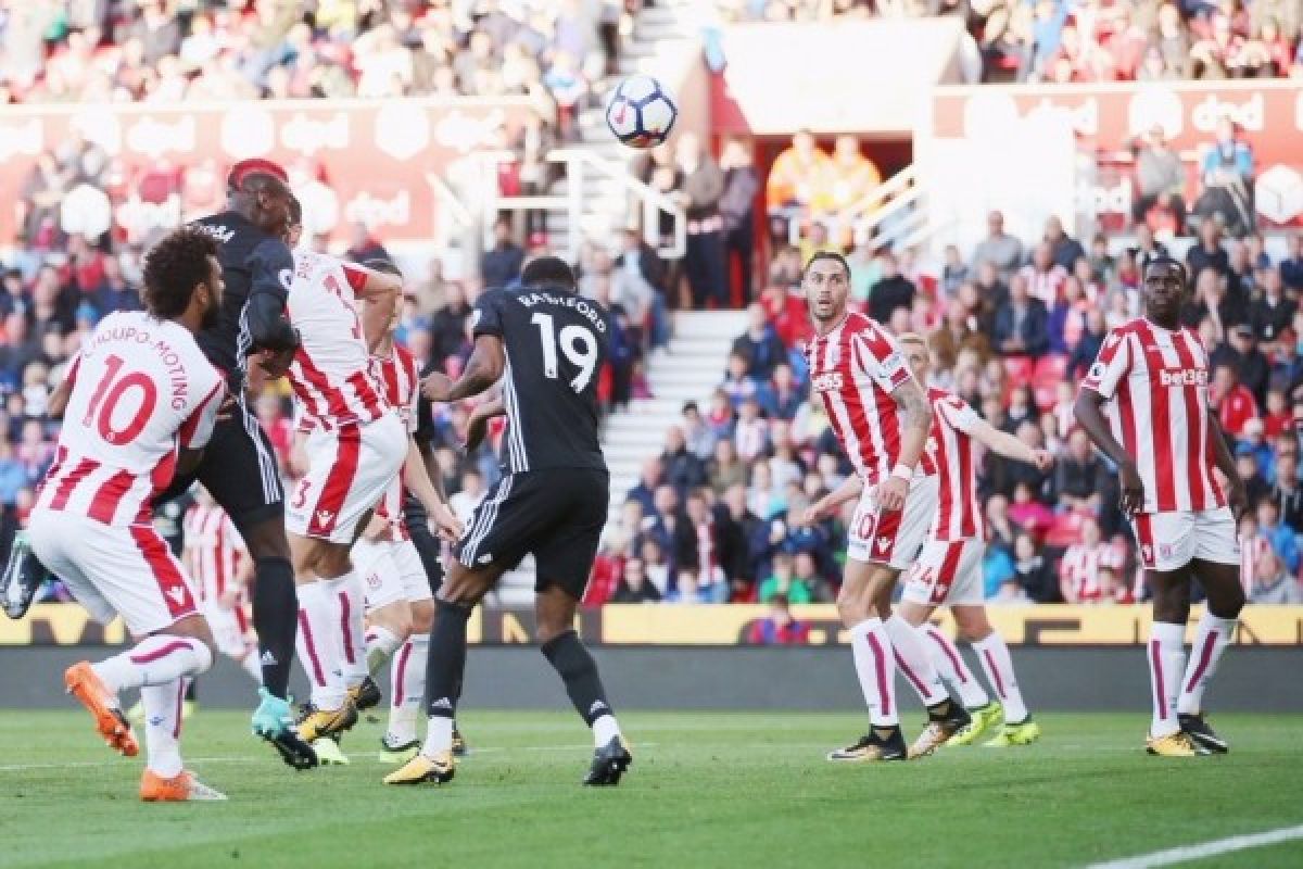 Stoke hentikan laju Manchester United