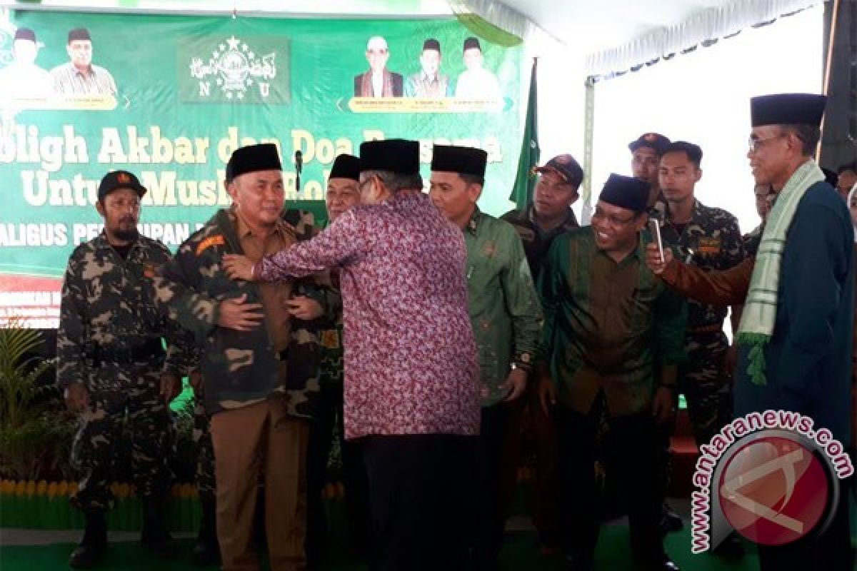 Ketum PBNU Kukuhkan Sugianto-Agustiar Jadi Anggota Kehormatan Banser Kalteng