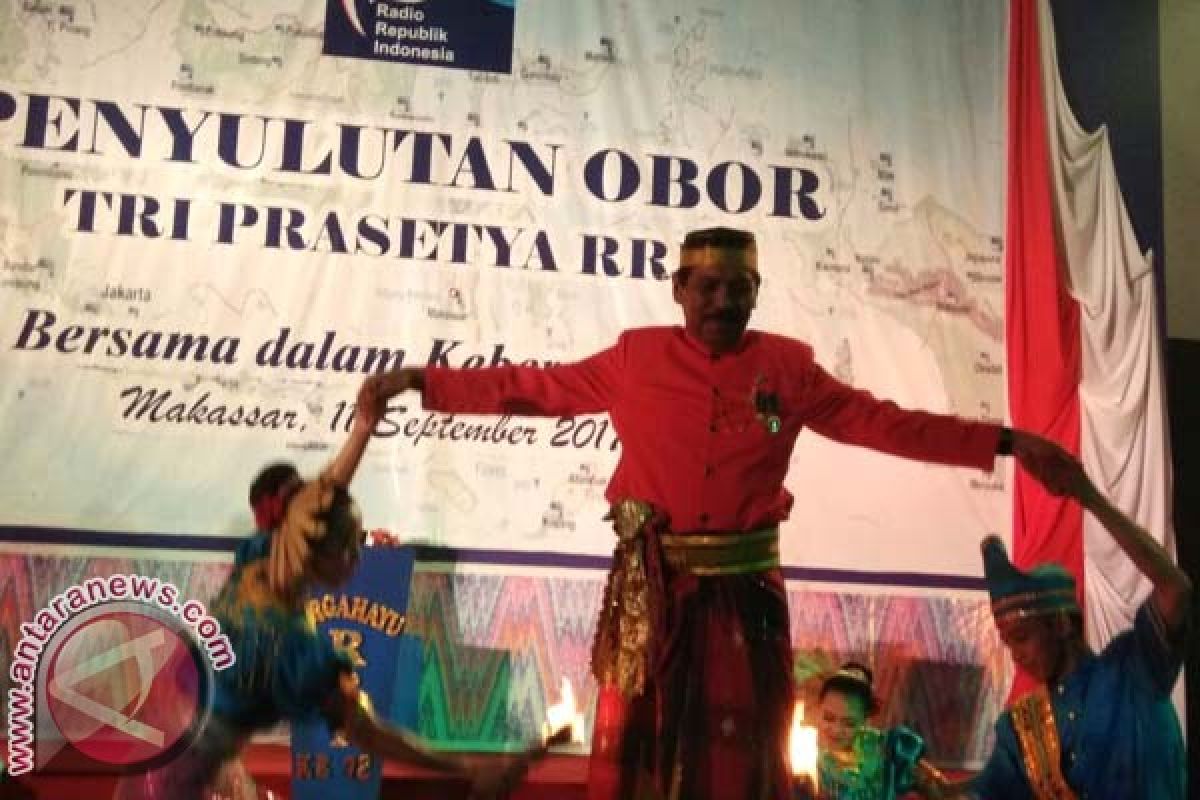 Tarian "Pepe-Pepeka Ri Makka` Meriahkan HUT RRI