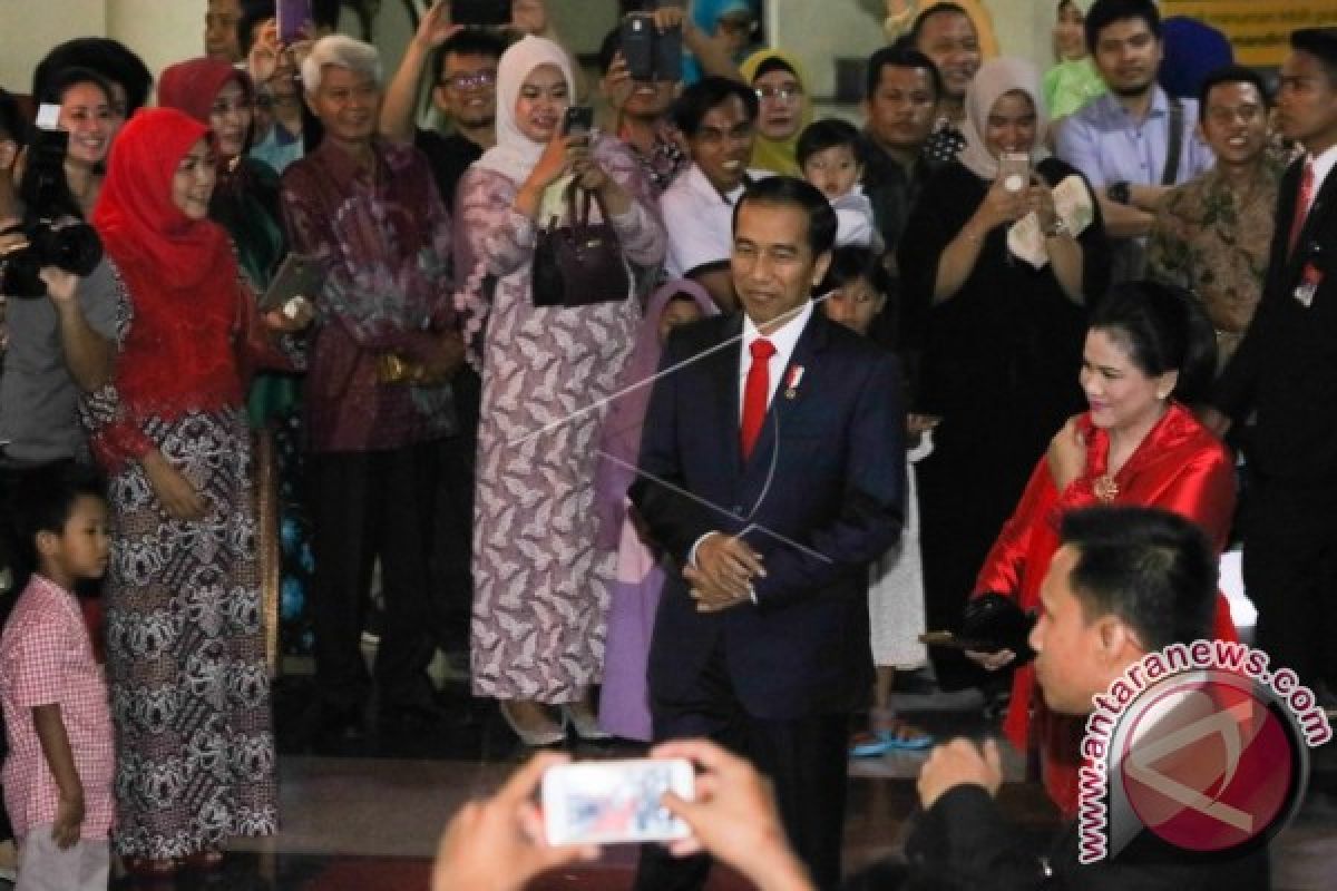 Presiden Menghadiri Resepsi Pernikahan Keponakan di Surabaya