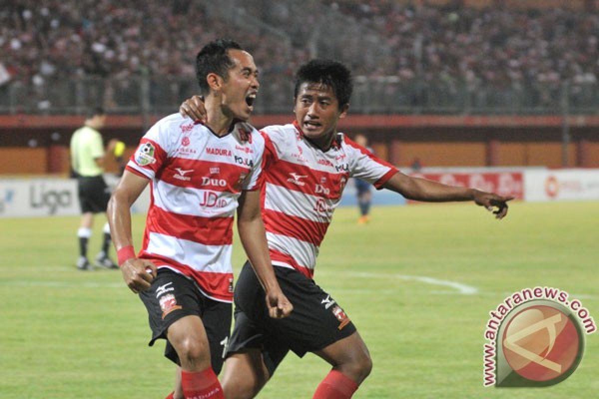 Madura United taklukkan Arema 2-0