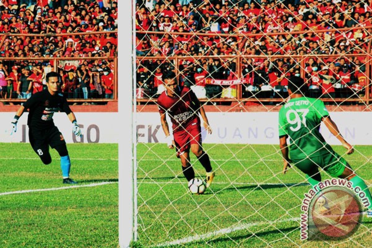 PSM Makassar kalahkan PS TNI 4-1