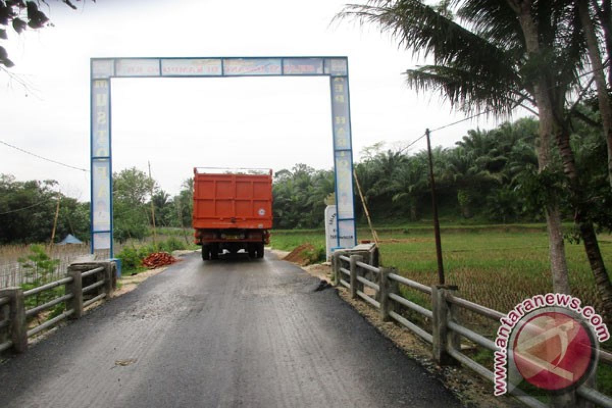 Jalan Rusak Dan Jalan Diperbaiki Di Lampung Tengah (3 Video)