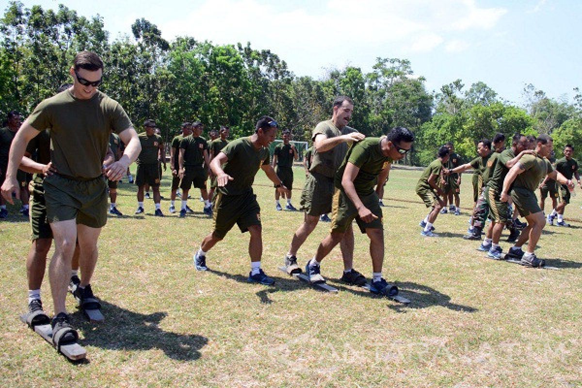 Olahraga Tradisional Marinir Indonesia-Amerika Berlangsung Meriah