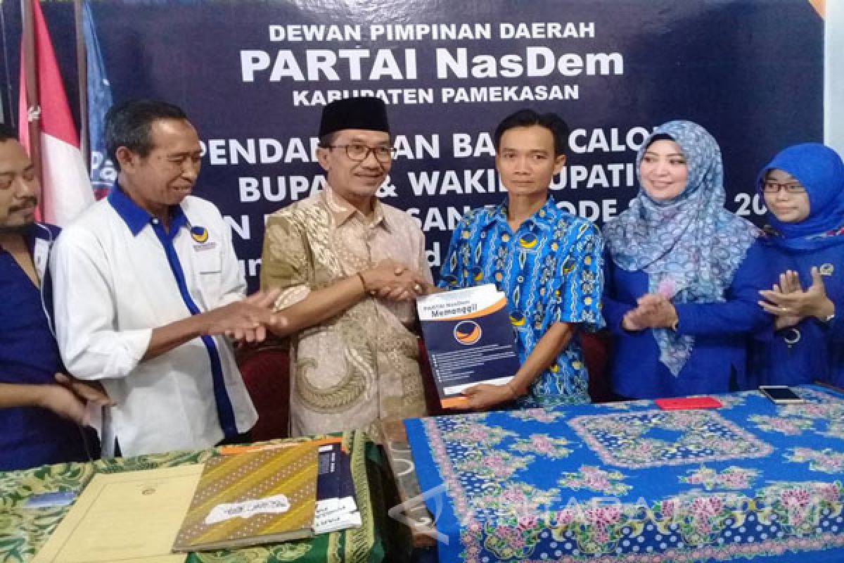 Dua Kader PKB Mendaftar Bacabup ke Partai Nasdem