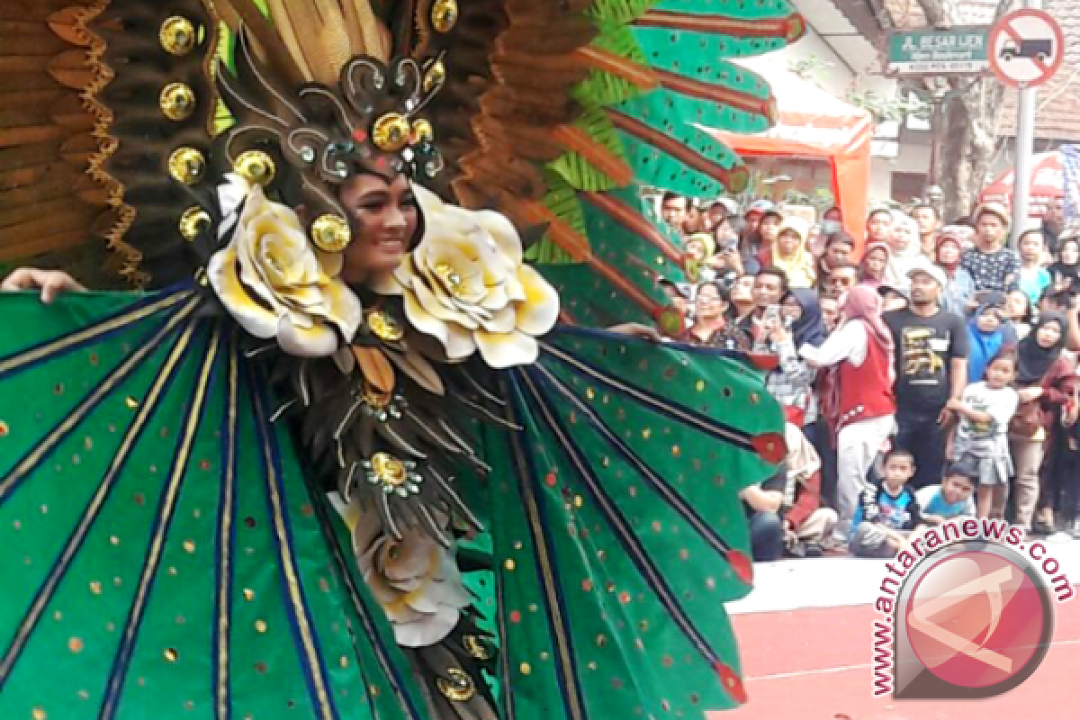 Parigi Moutong masuk Tiga Terbaik di Malang Flower Carnival