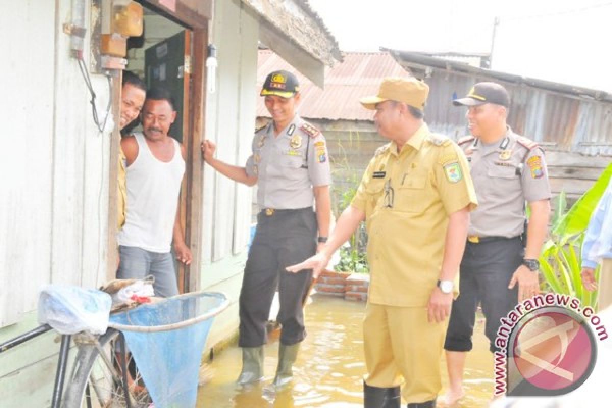 Serdang Bedagai Bantu Warga Korban Banjir