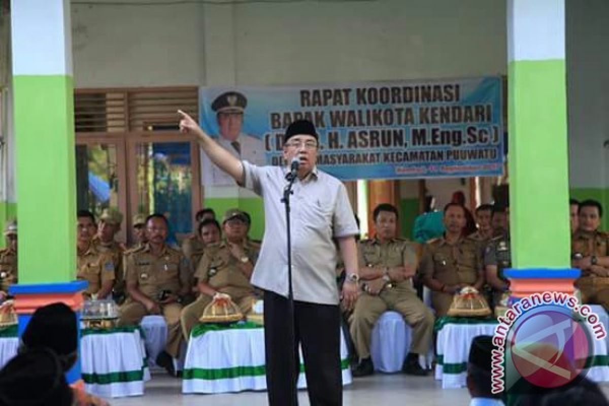 Asrun Sampaikan Hasil Pembangunan di Kecamatan Puuwatu