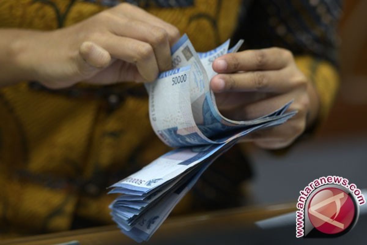 Rupiah pagi menguat menjadi Rp13.759