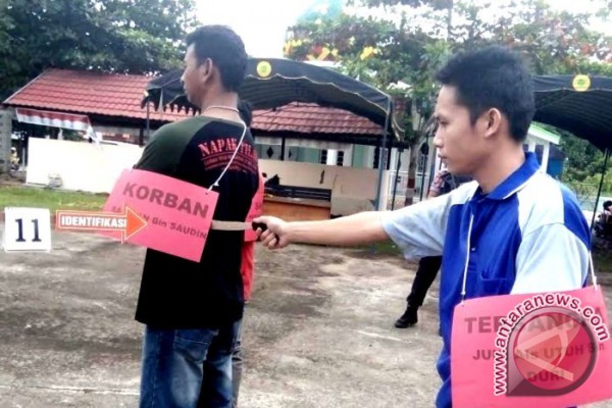 Ini 14 Adegan Rekontruksi Pembunuhan di Barito Timur 