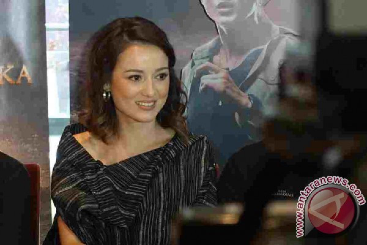 Jadi arkeolog, Julie Estelle belajar dari mahasiswa UI