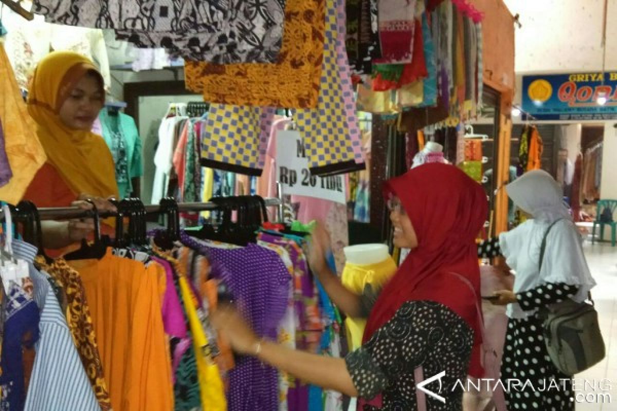 Imbas jualan online, belasan kios Pasar Grosir Setono Pekalongan tutup