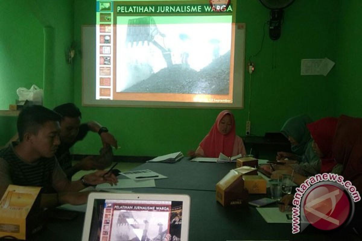 Pemuda Teluk Sepang Bengkulu Dilatih Jurnalisme Warga