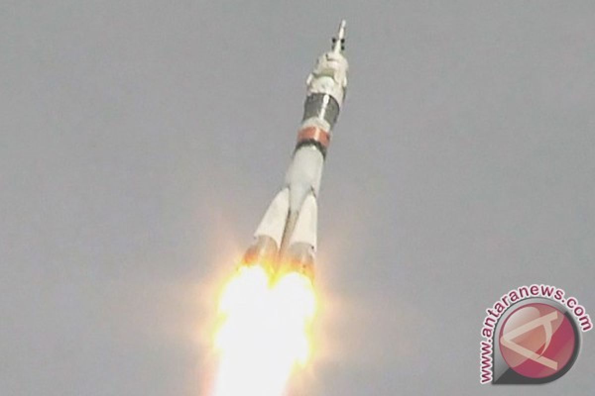 Roket Soyuz Bawa Astronaut AS dan Rusia ke ISS