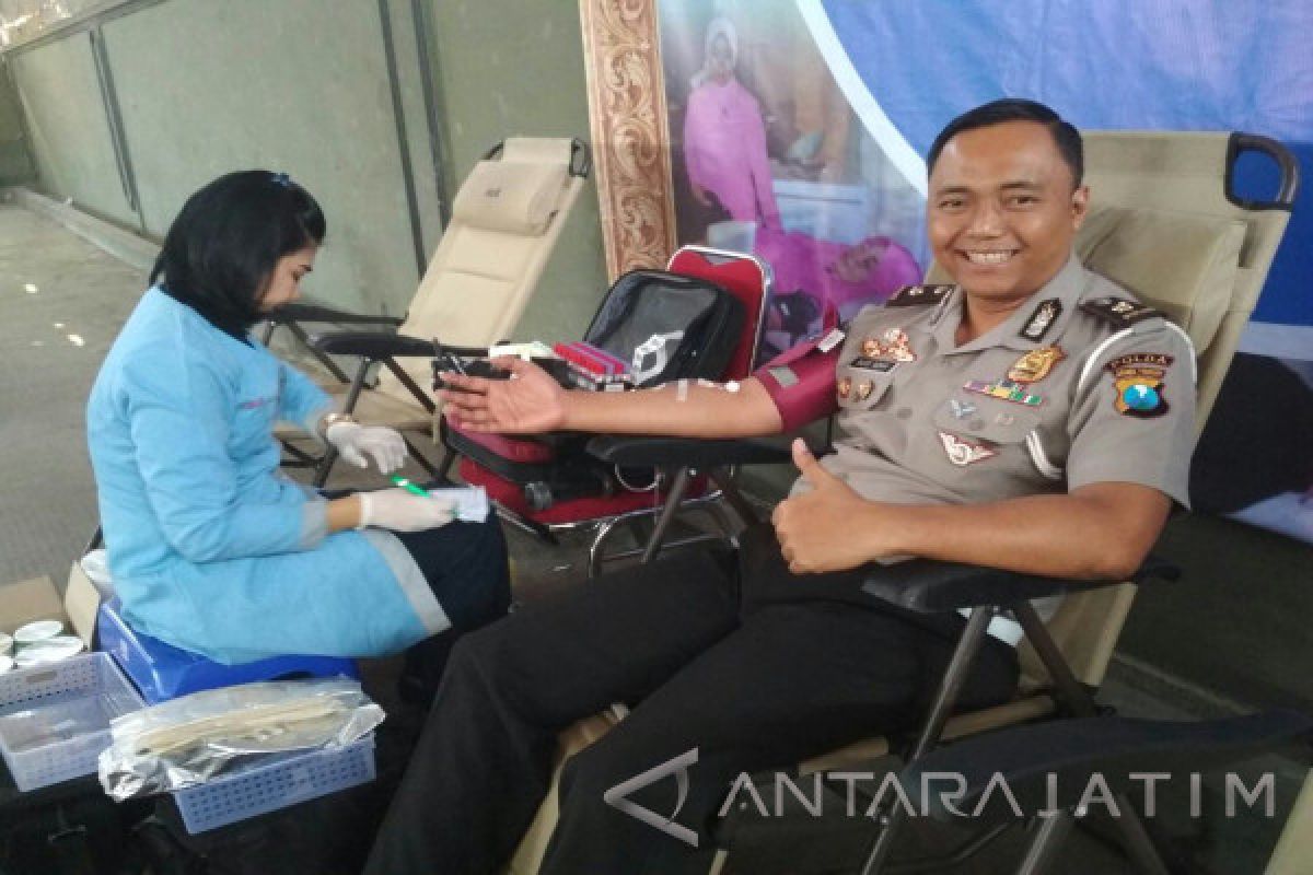 Ditlantas Polda Jatim Menggelar Kegiatan Donor Darah