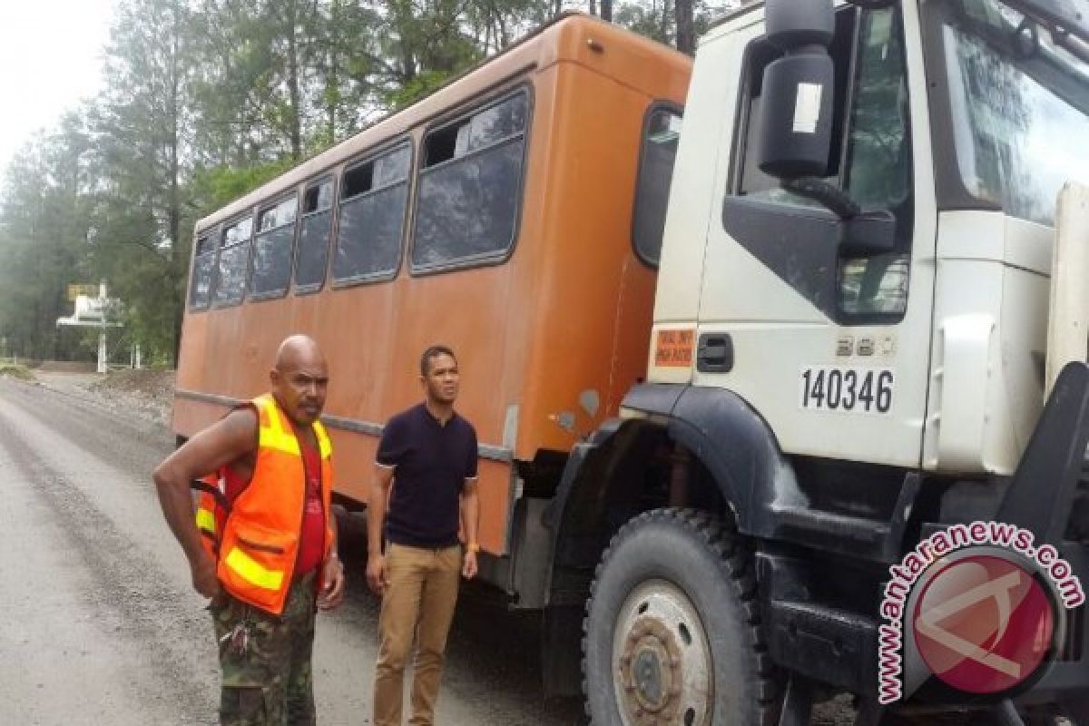 Polisi selidiki laporan penembakan bus karyawan Freeport