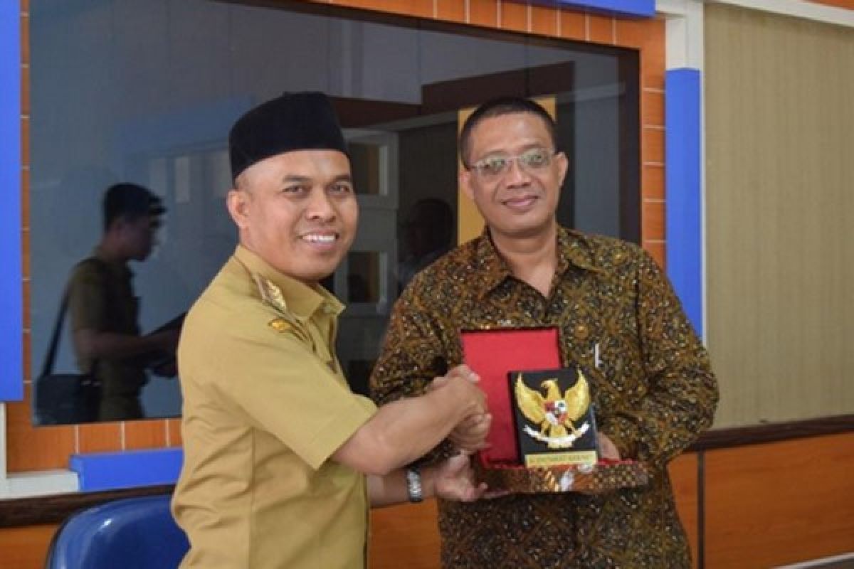 Bupati Sambas Targetkan PAD Sambas Rp112,942 Miliar 