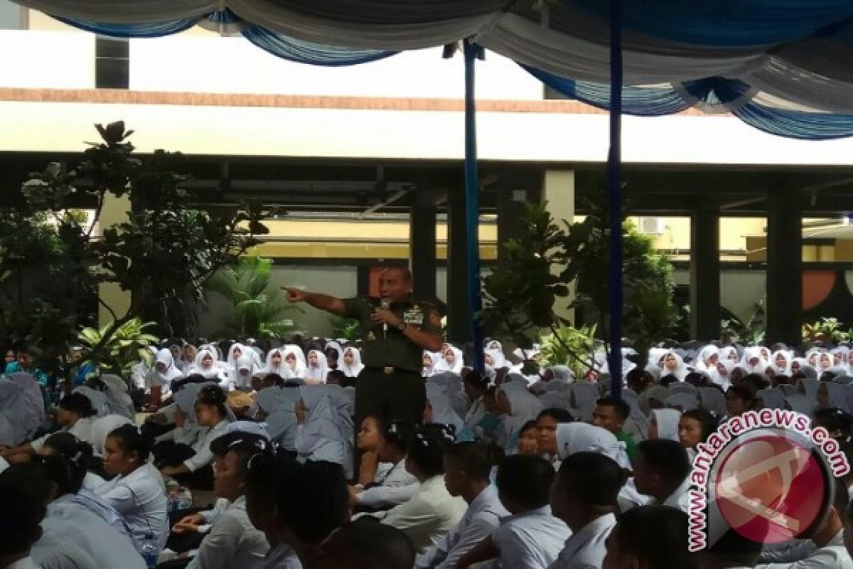 Pangkostrad Motivasi Mahasiswa Institut Kesehatan Medan