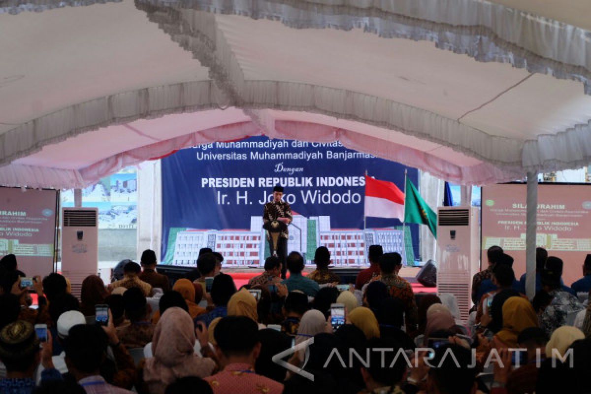 Jokowi Janji Bantu Selesaikan Pembangunan Asrama UM Banjarmasin (Video)