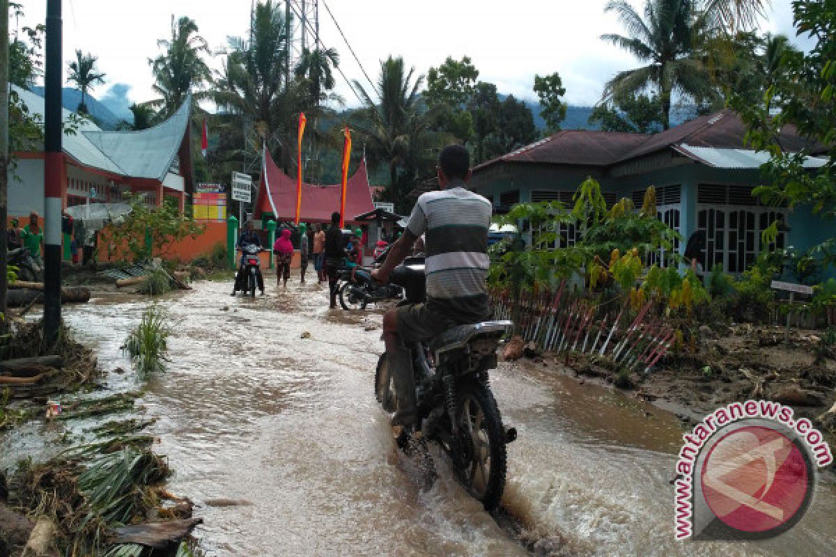 30 Hektare Sawah Rusak Akibat Banjir di Solok Selatan