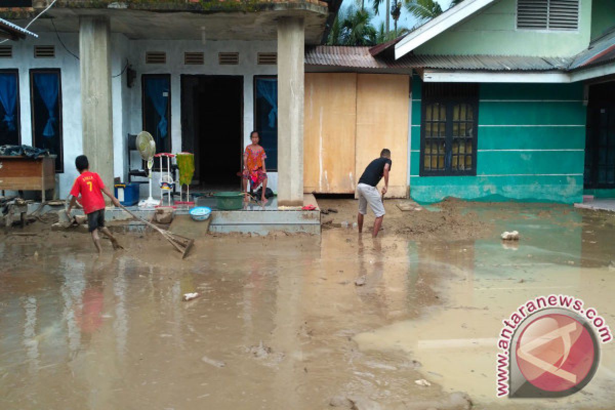 Terbaru, Kerugian Banjir Solok Selatan Capai Rp8,5 Miliar