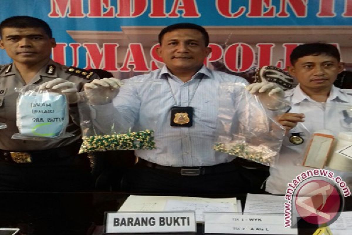 Polisi Tangkap Delapan Tersangka Pengedar Obat PCC