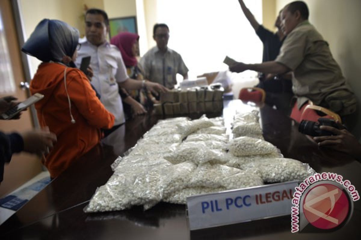 Tim Bareskrim Polri gerebek pabrik PCC di Purwokerto