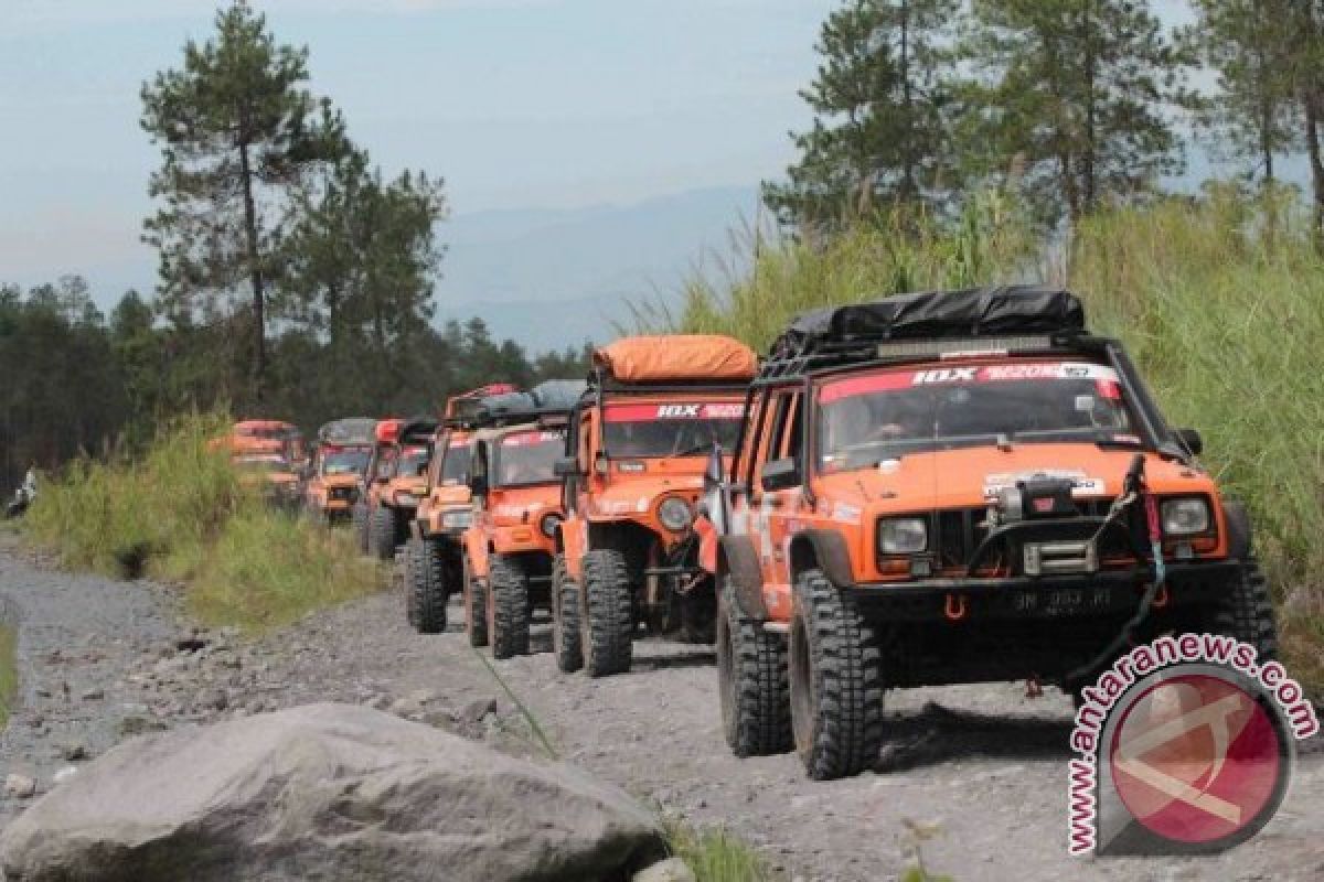 87 kendaraan siap tembus jalur ekstrim Sulawesi