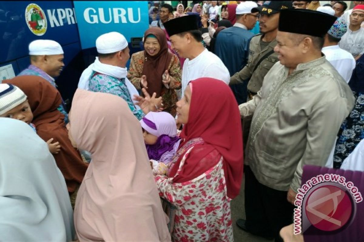 Wabup Sambut 133 Jamaah Haji Asal Tapin