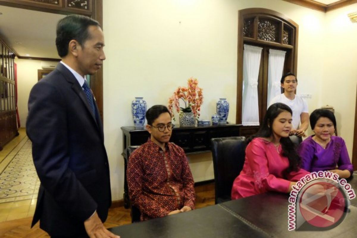Presiden Joko Widodo kunjungi rumah calon besan