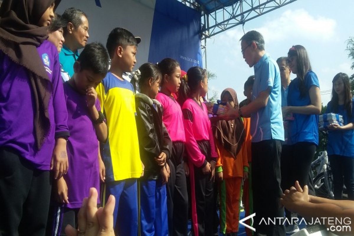 BCA Dukung Pendidikan Melalui Kegiatan Donasi Buku