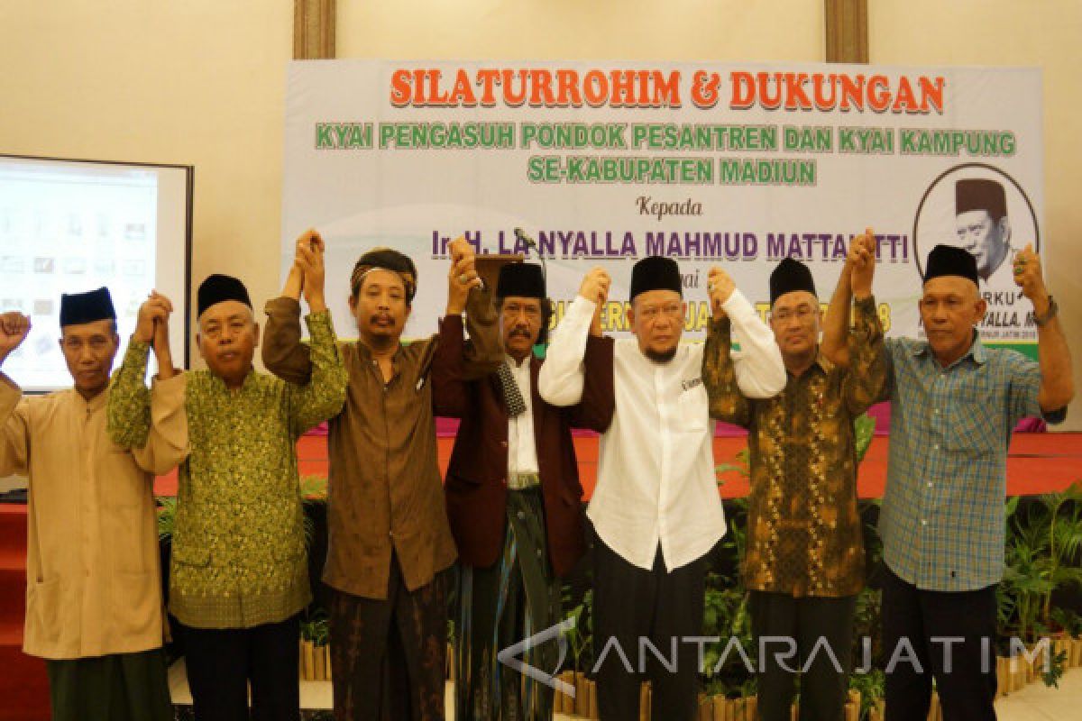 La Nyalla Dapat Dukungan Bermaterai dari Kiai se-Madiun