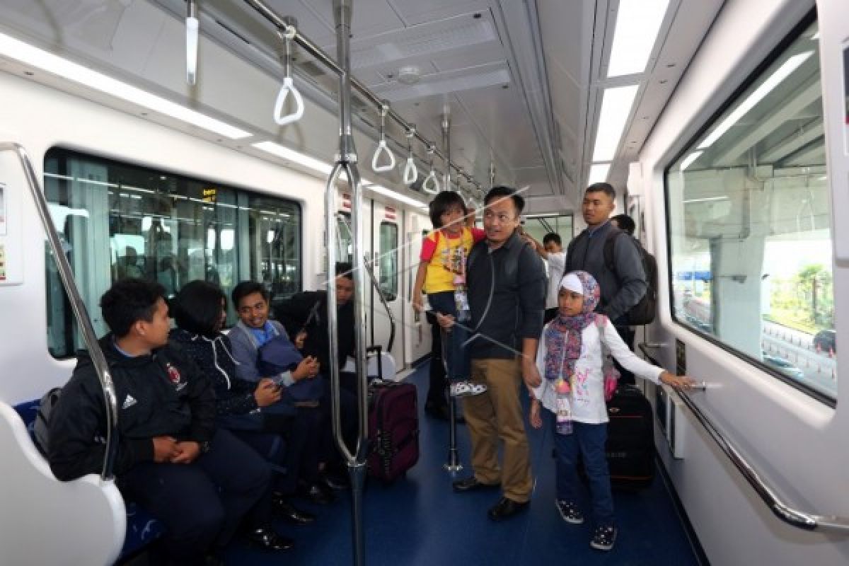 Skytrain Bandara Soetta Resmi Beroperasi