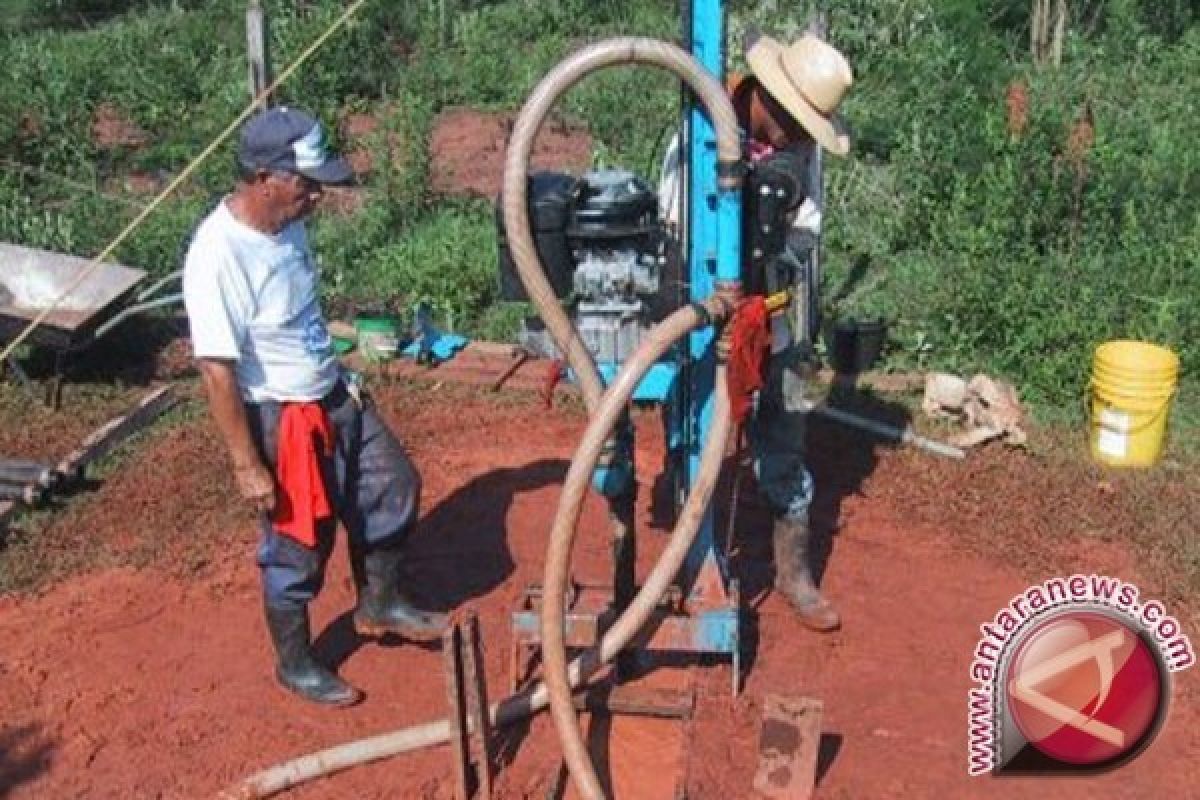 Pembangunan sumur bor atasi kesulitan air bersih