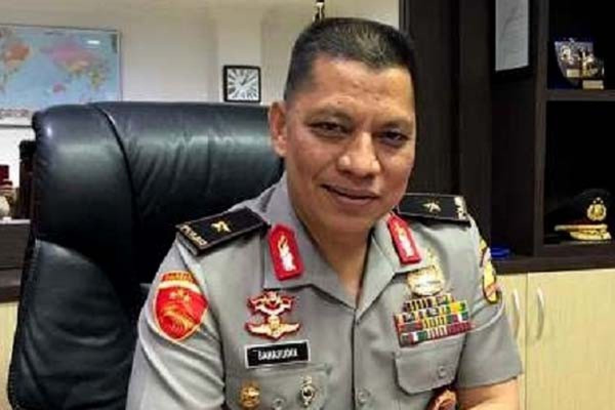 Kapolda Sulbar beri dua penghargaan Kapolres Mamuju