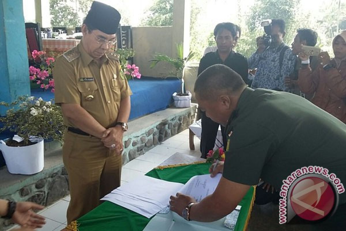 Rejang Lebong Hibahkan Pemancar Radio Untuk TNI